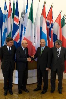 Il Presidente Giorgio Napolitano con il Segretario generale dell'OCSE Angel Gurrìa, a sinistra l'Amb. Carlo Maria Oliva, Rappresentante Permanente per l'Italia e l'Ambasciatore portoghese Eduardo Ferro Rodrigues