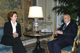 Il Presidente Giorgio Napolitano con la Sen. Anna Maria Serafini, Presidente della Commissione Parlamentare per l'Infanzia, durante i colloqui al Quirinale