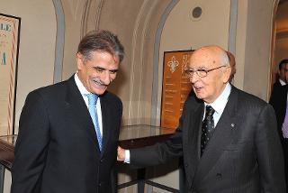 Il Presidente Giorgio Napolitano con il neo-rettore di Pisa Massimo Augello in occasione della cerimonia celebrativa del bicentenario della fondazione della Scuola Normale Superiore