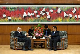 Il Presidente Giorgio Napolitano nel corso dei colloqui con il Vice Presidente della Scuola Centrale del Partito Comunista Chen Baosheng