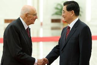 Il Presidente Giorgio Napolitano accolto all'Assemblea Nazionale del Popolo dal Presidente della Repubblica Popolare Cinese Hu Jintao