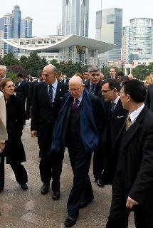 Il Presidente Giorgio Napolitano al suo arrivo al Museo di Shanghai