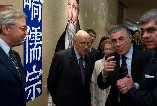 Il Presidente Giorgio Napolitano e la Signora Clio in visita alla Mostra dedicata a Matteo Ricci
