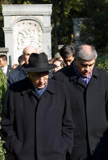 Il Presidente Giorgio Napolitano lascia la Tomba di Matteo Ricci, al termine della visita