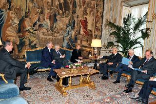 Il Presidente Giorgio Napolitano nel corso dell'incontro con una delegazione del &quot;Comitato promotore per la divulgazione dei valori propri della nostra Carta Costituzionale&quot; durante i colloqui