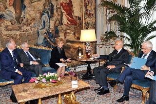 Il Presidente Giorgio Napolitano nel corso dell'incontro con una delegazione del &quot;Comitato promotore per la divulgazione dei valori propri della nostra Carta Costituzionale&quot;