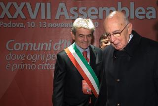 Il Presidente Giorgio Napolitano con il Presidente dell'ANCI, Sergio Chiamparino, in occasione della XXVII Assemblea dell'ANCI