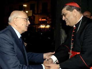 Il Presidente Giorgio Napolitano accolto da S.E. il Cardinale Crescenzio Sepe all'arrivo alla Chiesa di Santa Maria della Sanità