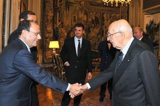 Il Presidente Giorgio Napolitano accoglie il Presidente del Senato della Repubblica, Renato Schifani, e il Presidente della Camera dei deputati, Gianfranco Fini, nel suo studio