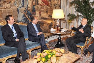 Il Presidente Giorgio Napolitano con Renato Schifani, Presidente del Senato della Repubblica, e Gianfranco Fini, Presidente della Camera dei deputati durante i colloqui