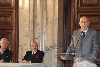 Il Presidente Giogio Napolitano rivolge il suo indirizzo di saluto in occasione della cerimonia di consegna delle insegne di Cavaliere dell'Ordine &quot;Al Merito del Lavoro&quot; ai Cavalieri del Lavoro nominati il 2 giugno 2010