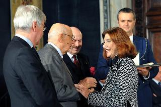Il Presidente Giorgio Napolitano consegna le insegne di Cavaliere dell'Ordine &quot;Al Merito del Lavoro&quot; a Serenella De Martini Pacifico