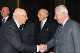 Il Presidente Giorgio Napolitano con Pietro Marzotto nel corso dell'incontro con una delegazione dell'Associazione fra le società italiane per azioni