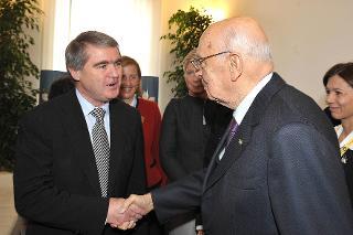 Il Presidente Giorgio Napolitano con Frank Fahey, Vice Presidente dell'Assemblea Parlamentare del Consiglio d'Europa, alla presentazione della campagna &quot;Uno su cinque&quot; contro la violenza sui minori
