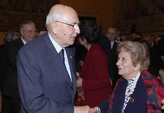 Il Presidente Giorgio Napolitano al termine della cerimonia di commemorazione di Giovanni Amendola, saluta la moglie di Pietro Amendola Signora Lara Monticini Amendola