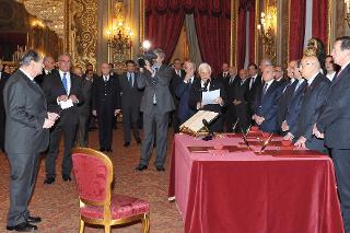 Il Presidente Giorgio Napolitano durante la cerimonia di giuramento del nuovo Giudice della Corte costituzionale Giorgio Lattanzi