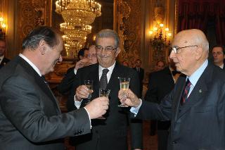Brindisi tra il nuovo Giudice della Corte costituzionale Giorgio Lattanzi e il Presidente della Repubblica Giorgio Napolitano al termine della cerimonia di giuramento