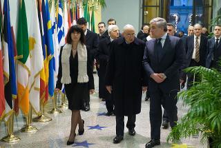 Il Presidente Giorgio Napolitano, accompagnato da Roberta Angelilli e Antonio Tajani, al suo arrivo alla Sede della Commissione Europea, in visita alla camera ardente del Prof. Tommaso Padoa Schioppa