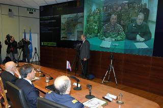 Il Presidente Giorgio Napolitano durante il collegamento in videoconferenza con i contingenti militari italiani impegnati nelle missioni internazionali