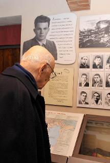 Il Presidente Napolitano nel corso della visita al Museo Cervi