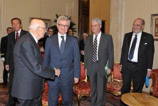Il Presidente Giorgio Napolitano con gli oratori della presentazione dell'edizione nazionale degli scritti di Antonio Gramsci