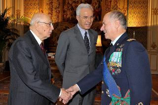 Il Presidente Giorgio Napolitano con il Gen. Vincenzo Camporini, Capo di Stato Maggiore della Difesa uscente