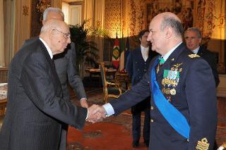 Il Presidente Giorgio Napolitano con il Gen. S.A. Claudio Debertolis, nuovo Segretario generale della Difesa e Direttore nazionale degli Armamenti
