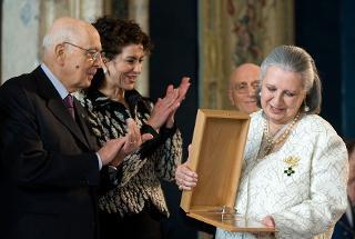 Il Presidente Giorgio Napolitano e il Presidente del Comitato Leonardo Luisa Todini, con la vincitrice del Premio Leonardo 2010, Laura Biagiotti