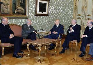 Il Presidente Giorgio Napolitano con i Presidenti di Camera e Senato, Bertinotti e Marini, il Presidente della Corte costituzionale, Bile e don Giuseppe Dossetti, in occasione della Giornata di studio su "Giuseppe Dossetti all'Assemblea Costituente e nella politica italiana"