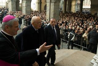 Il Presidente Giorgio Napolitano al suo arrivo a Bergamo Alta, acccolto dal Vescovo di Bergamo S.E. Rev.ma Mons. Francesco Beschi