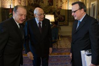 Il Presidente Giorgio Napolitano accoglie Vladimiro Zagrebelsky e Guido Raimondi, rispettivamente Giudice italiano alla Corte Europea dei diritti dell'uomo uscente e subentrante