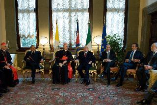 Il Presidente Giorgio Napolitano con i Presidenti Schifani, Fini e Berlusconi e i Cardinali Bagnasco e Bertone in occasione della ricorrenza della firma dei Patti Lateranensi e dell'Accordo di Revisione del Concordato