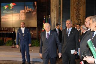 Il Presidente della Repubblica Giorgio Napolitano al suo ingresso nel Salone dei Corazzieri per la cerimonia su &quot;La lingua italiana fattore portante dell'identità nazionale&quot;, nel 150° anniversario dell'Unità d'Italia