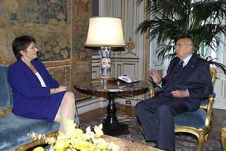Il Presidente Giorgio Napolitano con la Sen. Dott.ssa Anna Finocchiaro, Presidente del Gruppo Parlamentare &quot;L'Ulivo&quot;, durante i colloqui.
