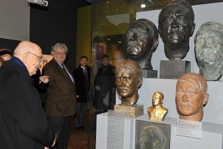 Il Presidente Giorgio Napolitano durante la visita alla Mostra su &quot;Hitler ed i tedeschi - Collettività nazionale e crimine&quot;, al Museo Storico Tedesco