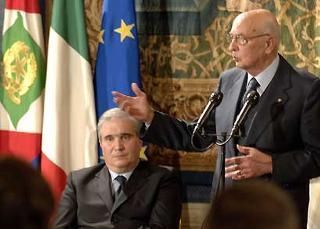 Il Presidente Giorgio Napolitano, con a fianco il Ministro della Pubblica Istruzione Giuseppe Fioroni, rivolge il suo indirizzo di saluto ad una delegazione di studenti, in occasione del X anniversario dell'istituzione dell Consulte Provinciali degli Studenti.