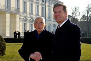Il Presidente Giorgio Napolitano con il Presidente della Repubblica Federale di Germania Christian Wulff al Castello di Bellevue