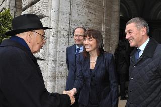 Il Presidente Giorgio Napolitano accolto dal Ministro della Salute, Ferruccio Fazio, e dal Presidente della Regione Lazio, Renata Polverini, in occasione della visita alla nuova Unità di cure residenziali intensive - UCRI, dell'Azienda Ospedaliera San Camillo-Forlanini