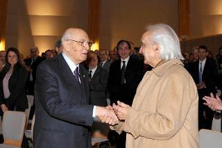 Il Presidente Giorgio Napolitano con Antonio Zichichi in occasione dell'incontro con gli scienziati ed i ricercatori italiani del CERN