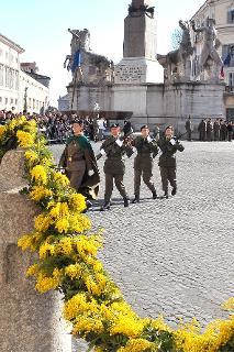 Cambio della Guardia d'Onore al Palazzo del Quirinale, in occasione della celebrazione della Giornata Internazionale della Donna