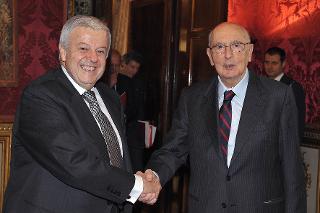 Il Presidente Giorgio Napolitano con il Signor Juan Manuel Prieto Montoya, nuovo Ambasciatore della Repubblica di Colombia, in occasione della presentazione delle Lettere Credenziali