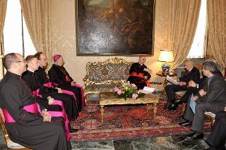 Il Presidente Giorgio Napolitano durante l'incontro con S.Em.Cardinale Tarcisio Bertone, Segretario di Stato della Santa Sede, in occasione della consegna del messaggio di Sua Santità Benedetto XVI per il 150° anniversario dell'Unità d'Italia