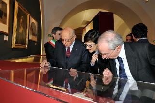Il Presidente Giorgio Napolitano nel corso della visita alla Mostra "Alle radici dell'Identità Nazionale" allestita al Complesso Monumentale del Vittoriano