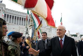 Il Presidente Giorgio Napolitano al termine della deposizione di una corona d'alloro sulla Tomba del Milite Ignoto