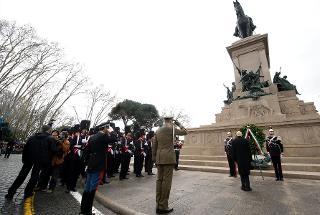 Il Presidente Giorgio Napolitano depone una corona d'alloro sul monumento nazionale a Giuseppe Garibaldi