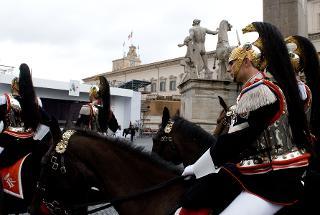 I Corazzieri durante il cambio della Guardia al Palazzo del Quirinale in occasione del 150° anniversario dell'Unità d'Italia