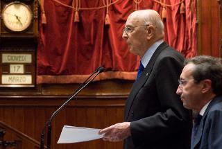 Il Presidente Giorgio Napolitano, con a fianco il Presidente della Camera dei deputati Gianfranco Fini, nel corso del suo intervento in occasione della cerimonia celebrativa del 150° dell'Unità d'Italia a Palazzo Montecitorio