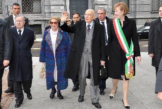 Il Presidente Giorgio Napolitano accolto al suo arrivo a Palazzo Marino dal Sindaco di Milano Dott.ssa Letizia Moratti
