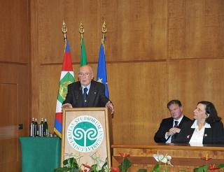 Il Presidente Giorgio Napolitano nel corso del suo intervento all'Università degli Studi dell'Insubria