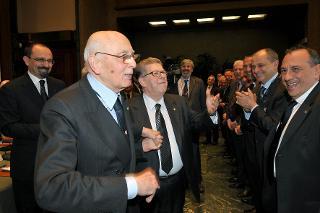 Il Presidente Giorgio Napolitano con il Dott. Bruno Amoroso, Presidente della Camera di Commercio, nella Sala Campiotti